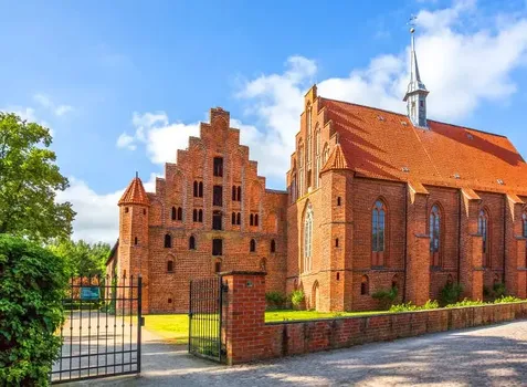 Camping & Landurlaub in der Südheide - Blick auf das Kloster Wienhausen
