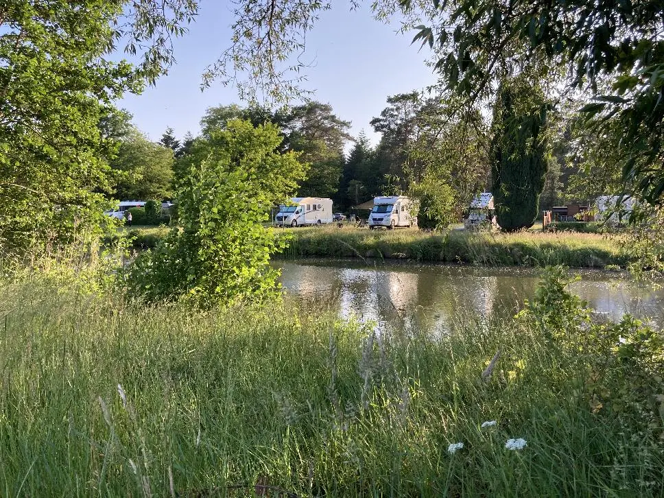 Camping in der Heide - Blick auf den Campingplatz an der Aller